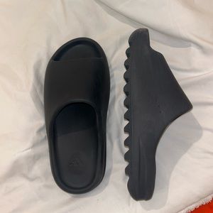 yeezy slides dark onyx
